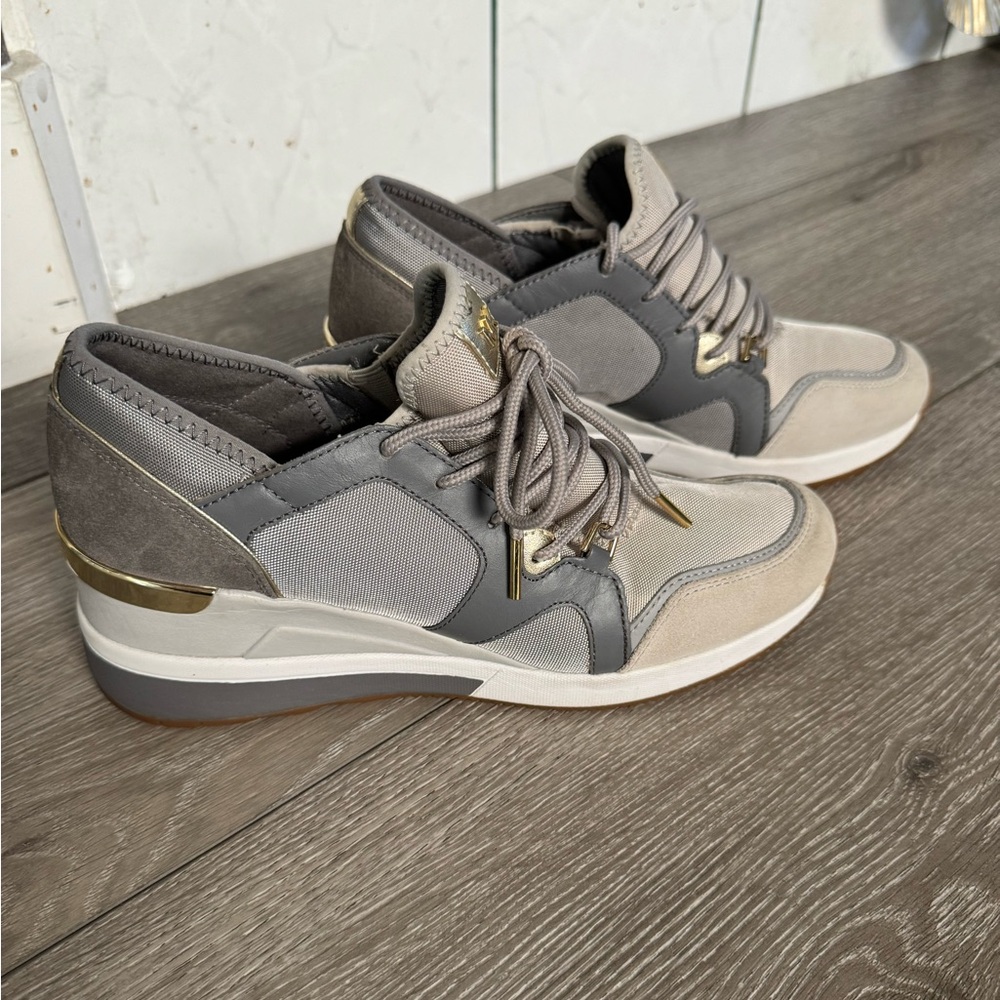 Michael Kors Liv Trainer sneaker small Air Mesh aluminum gray color Size 8.5